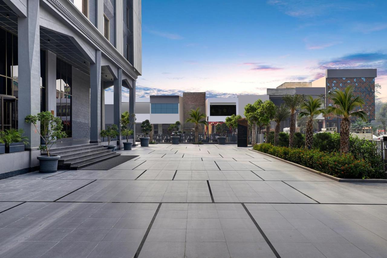Lemon Tree Hotel, Hisar Ngoại thất bức ảnh