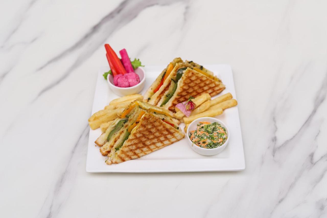 Lemon Tree Hotel, Hisar Ngoại thất bức ảnh